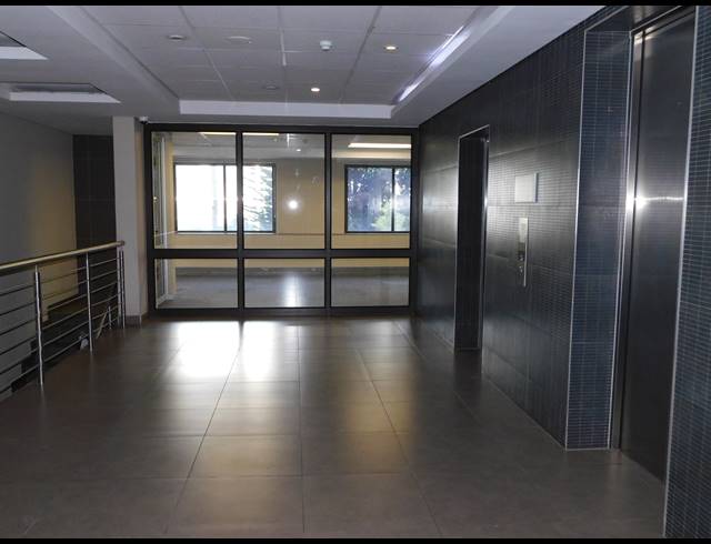 1,558M² OFFICE TO LET IN PARKTOWN